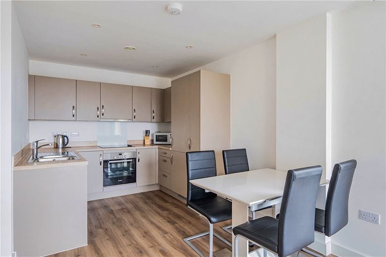 2 bedroom flat, Midland Road, Bath BA2 - Available