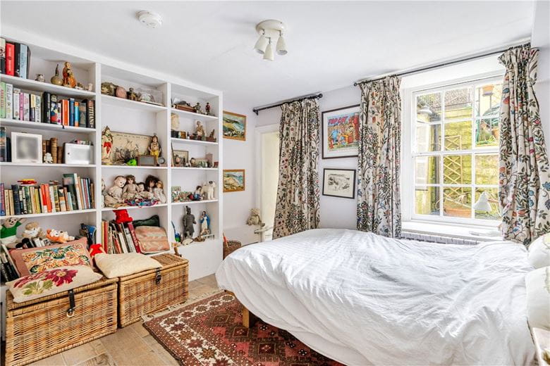 3 bedroom maisonette, Queens Parade, Bath BA1 - Available