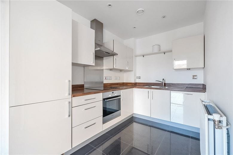 2 bedroom flat, Victoria Bridge Road, Bath BA2 - Available