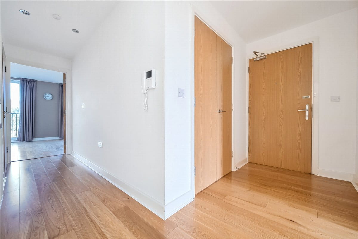 2 bedroom flat, Victoria Bridge Road, Bath BA2 - Available