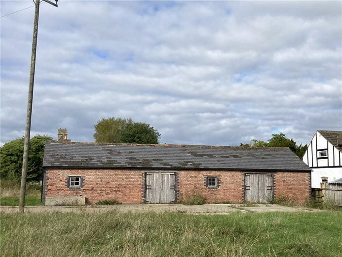 2 bedroom house, Red Brick Barn, Great Somerford, Wiltshire, SN15 - Available