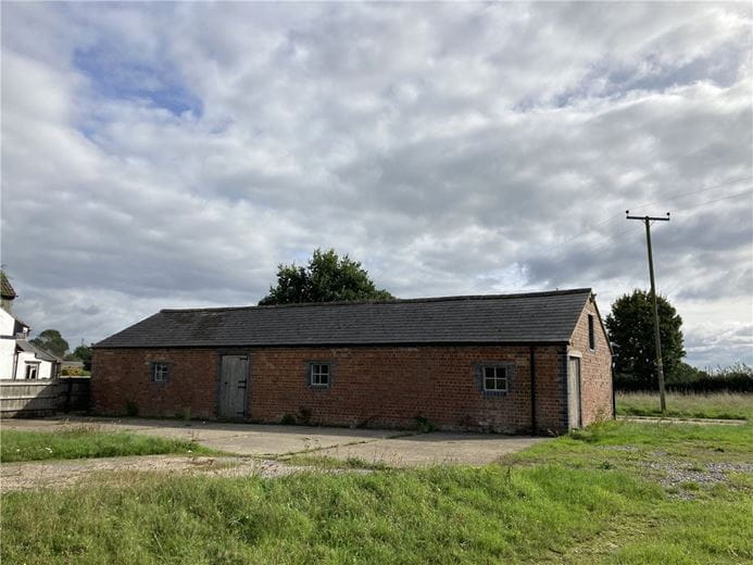 2 bedroom house, Red Brick Barn, Great Somerford, Wiltshire, SN15 - Available