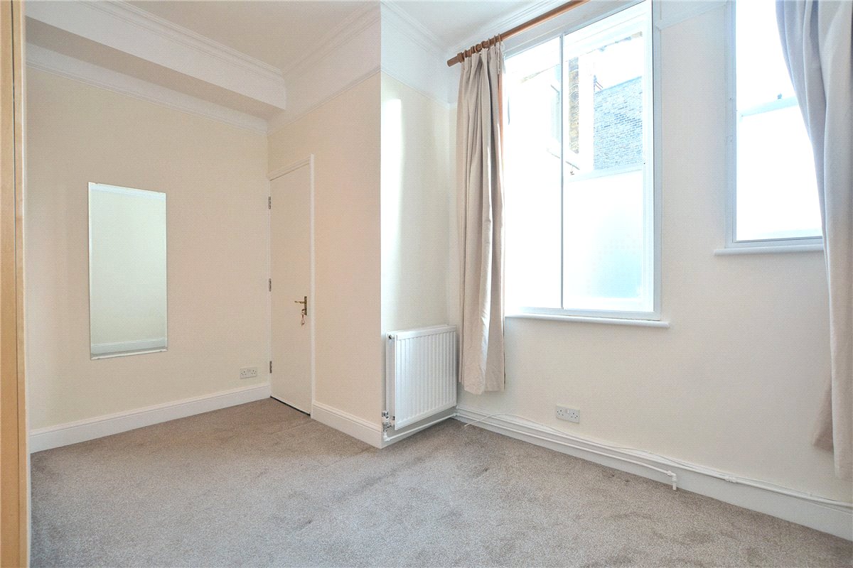 1 bedroom flat, Mortlake High Street, London SW14 - Sold