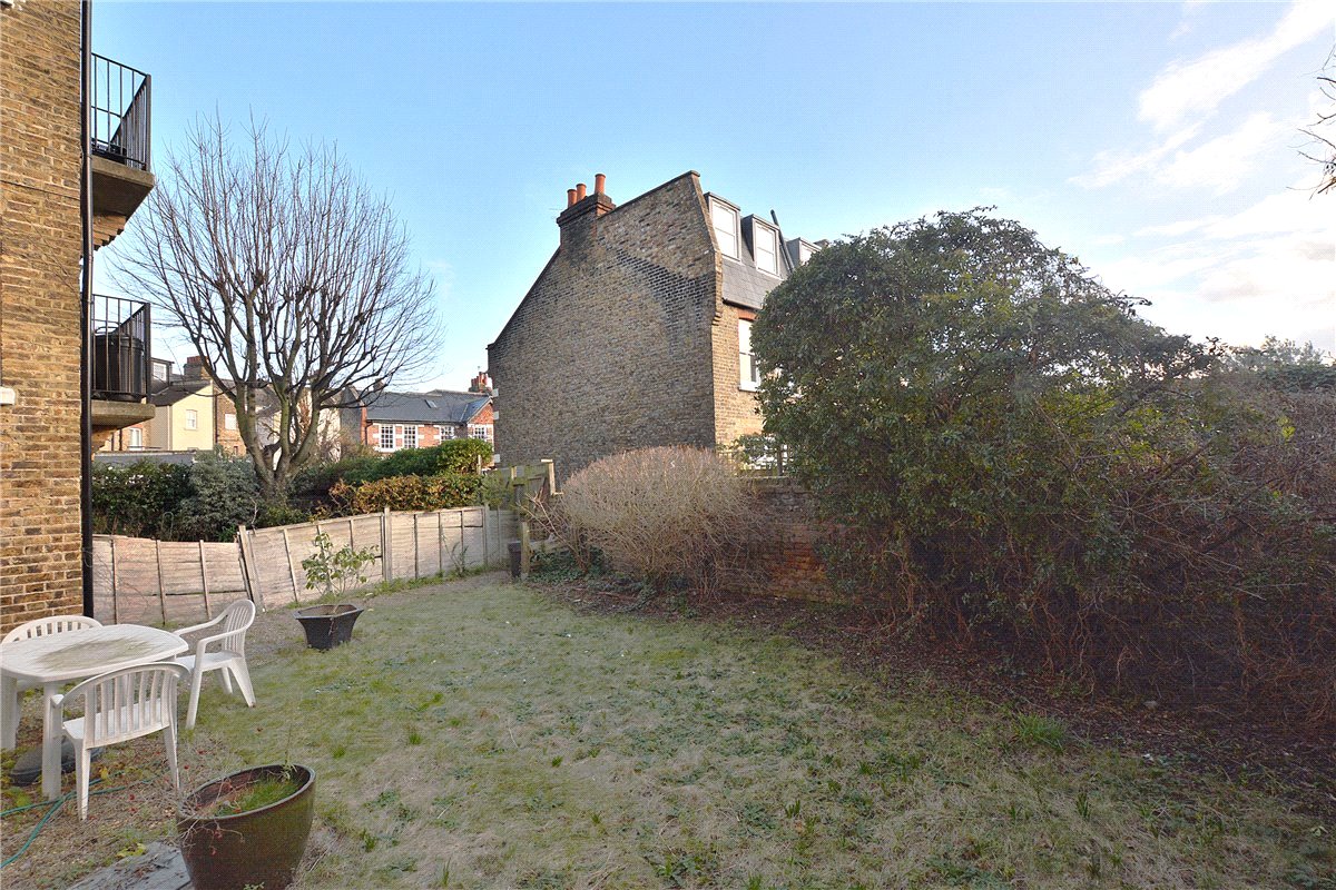 1 bedroom flat, Mortlake High Street, London SW14 - Sold