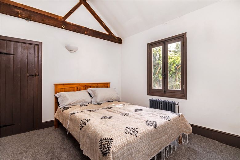 5 bedroom house, Comberton Road, Barton CB23 - Available