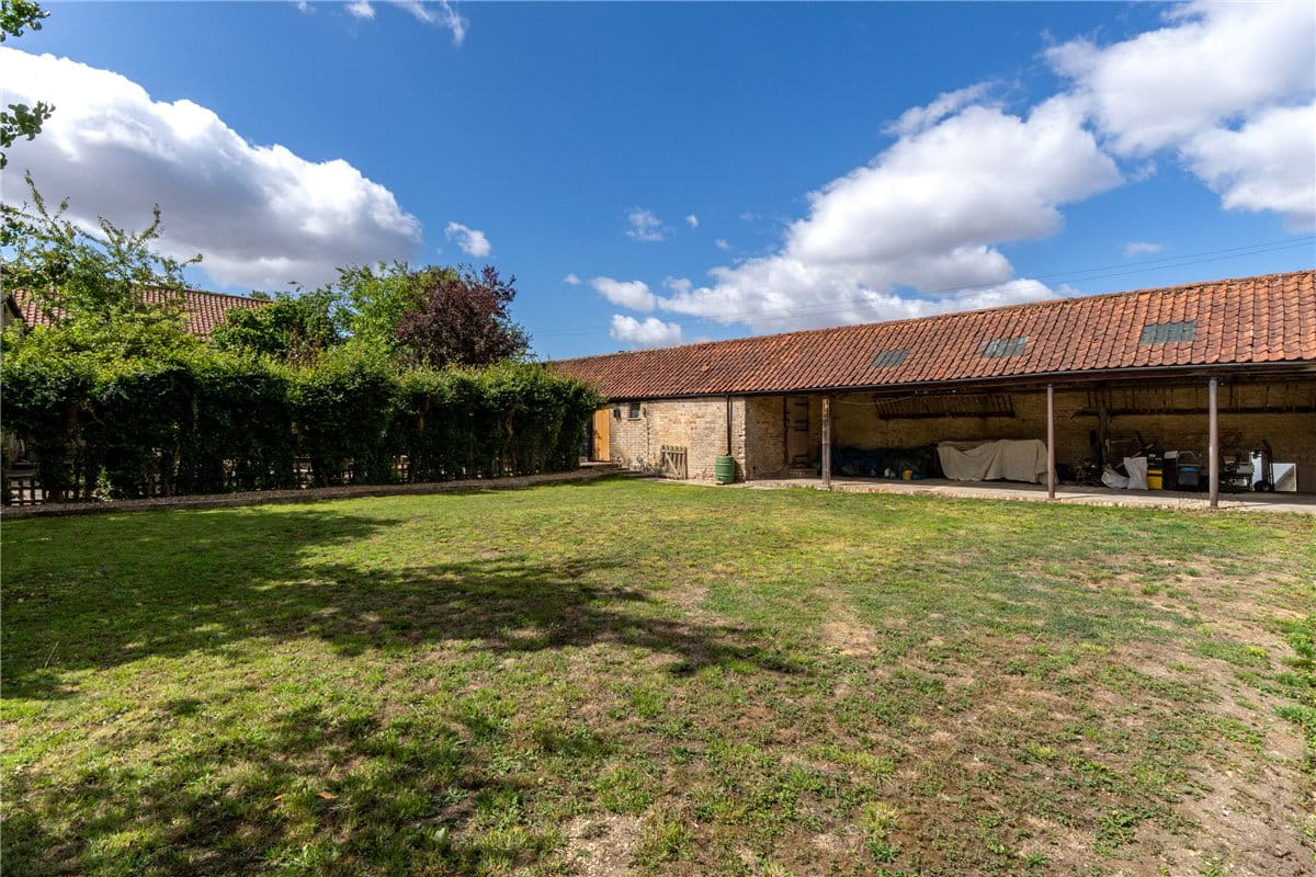 5 bedroom house, Comberton Road, Barton CB23 - Available