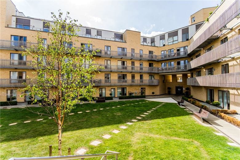 2 bedroom flat, Hills Road, Cambridge CB2 - Sold