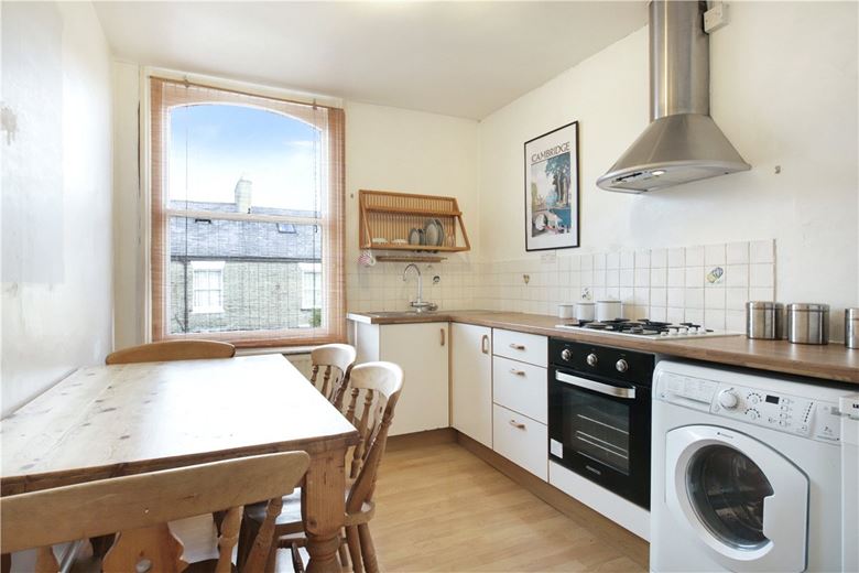 2 bedroom flat, Bateman Street, Cambridge CB2 - Available