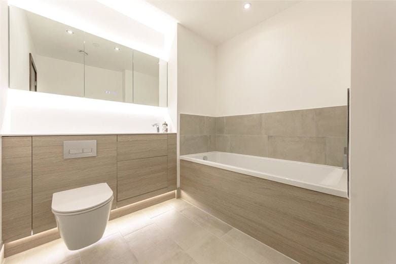 2 bedroom flat, 4 Station Square, Cambridge CB1 - Sold