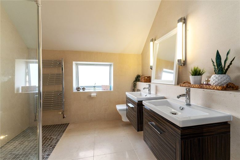 4 bedroom house, Mill Road, Over CB24 - Available