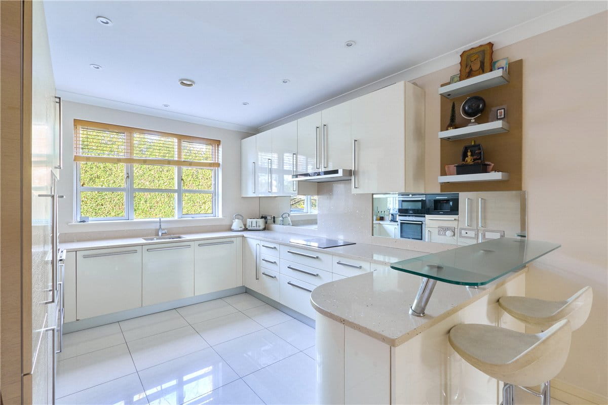 4 bedroom house, Mill Reef, Newmarket CB8 - Available