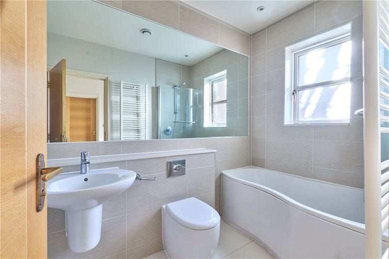 4 bedroom house, Mill Reef, Newmarket CB8 - Available