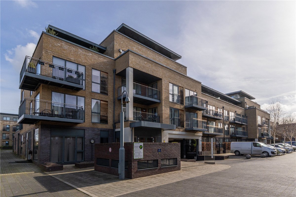 2 bedroom flat, Newton Court, Kingsley Walk CB5 - Available