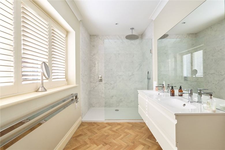 5 bedroom house, Centre Drive, Newmarket CB8 - Sold STC