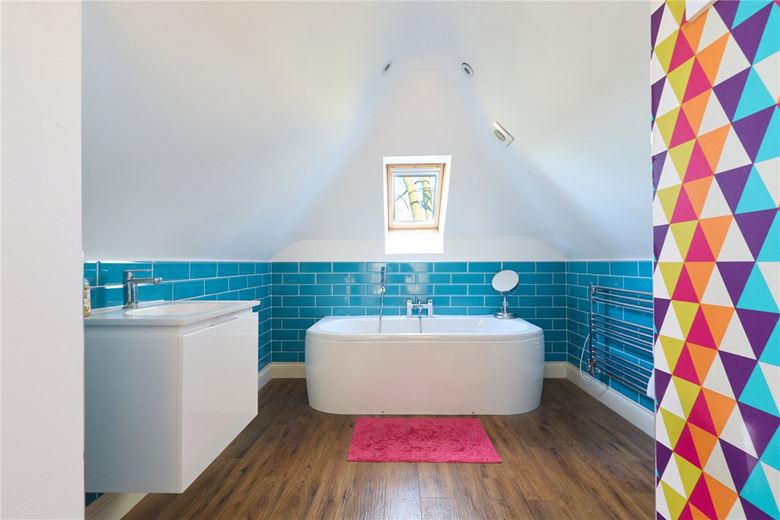 5 bedroom house, Centre Drive, Newmarket CB8 - Sold STC