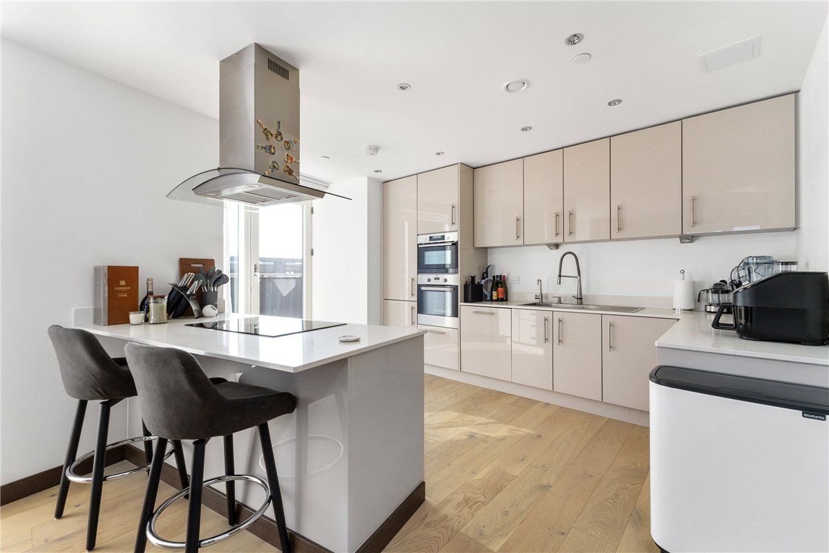 2 bedroom flat, Station Square, Cambridge CB1 - Sold