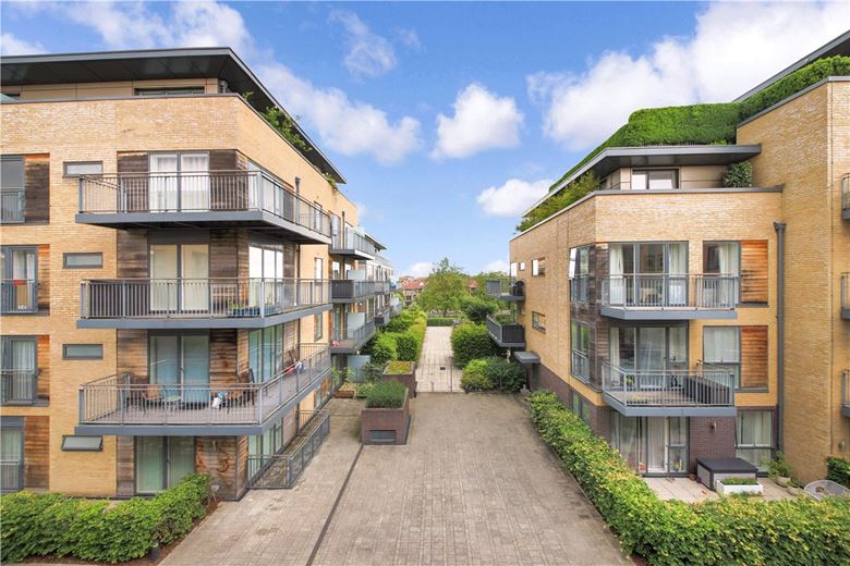 1 bedroom flat, Kingsley Walk, Cambridge CB5 - Sold