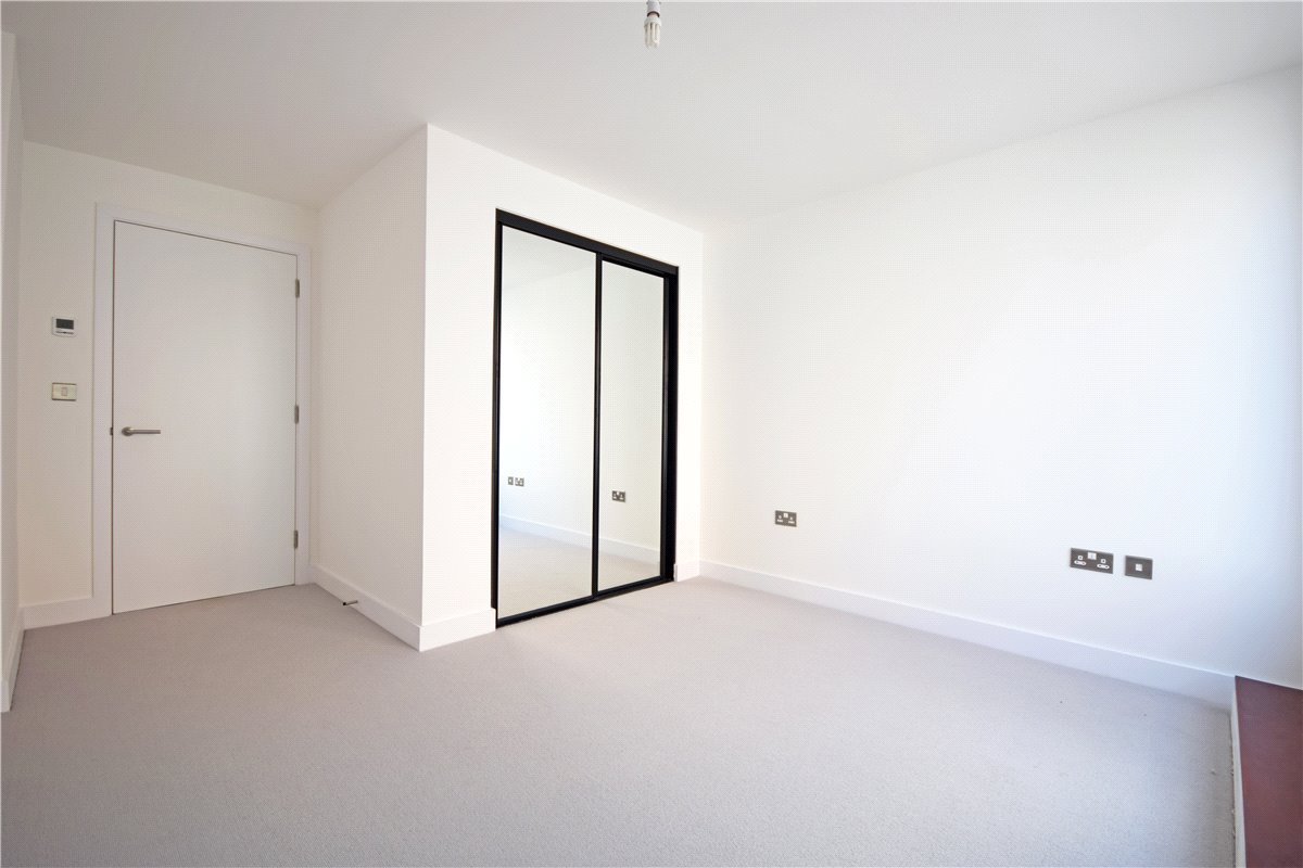 1 bedroom flat, Harrison Drive, Cambridge CB2 - Available