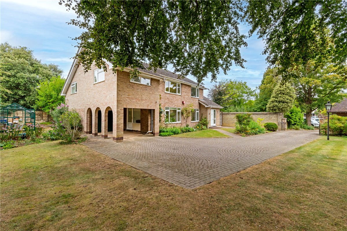 5 bedroom house, Scotts Gardens, Whittlesford CB22 - Sold STC
