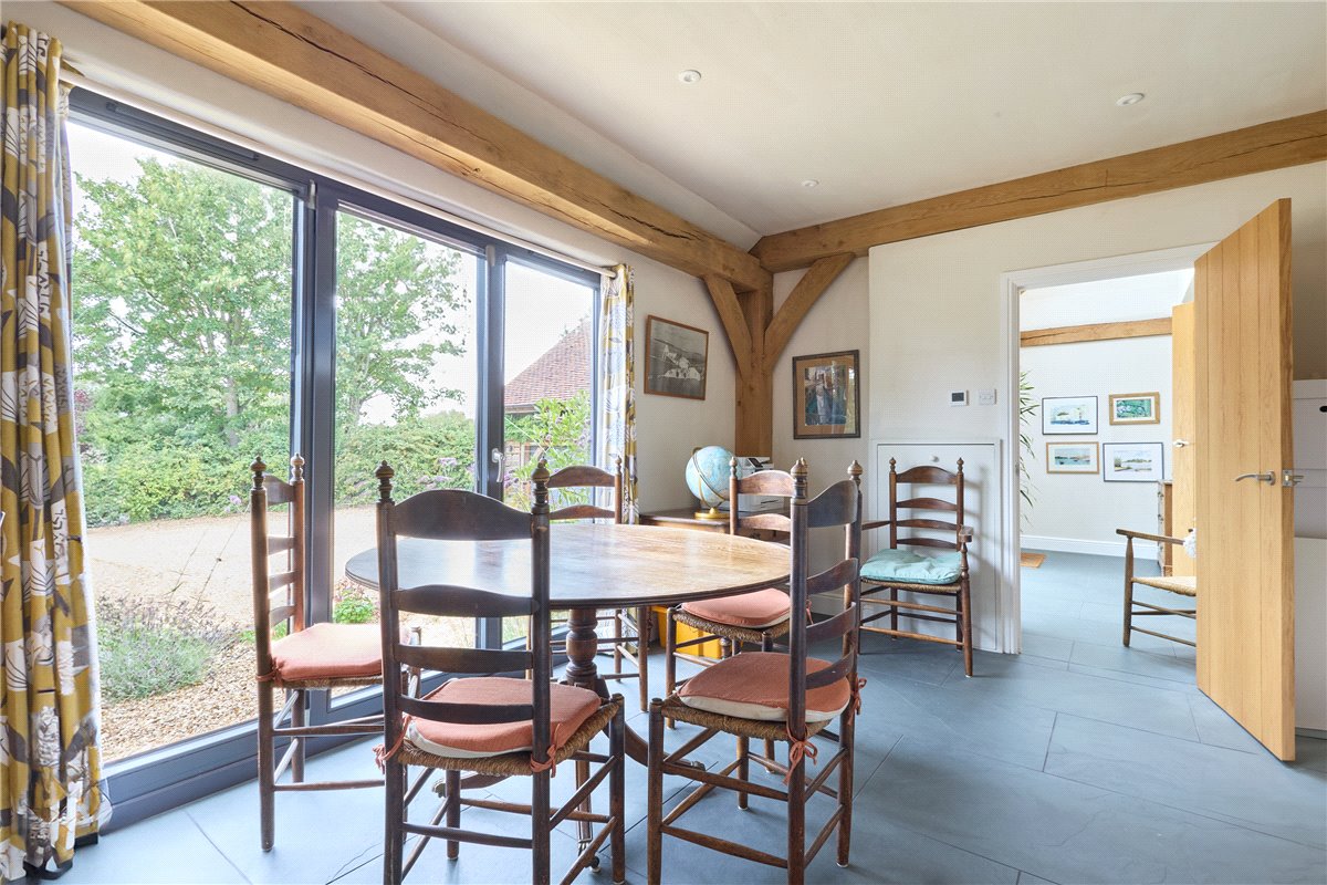 4 bedroom house, Ermine Street, Caxton CB23 - Available