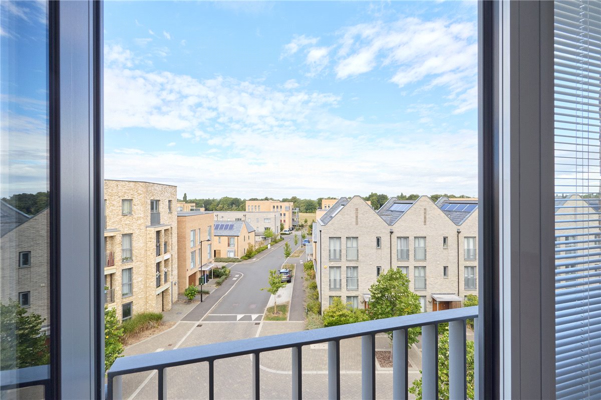 2 bedroom flat, Osprey Drive, Trumpington CB2 - Available