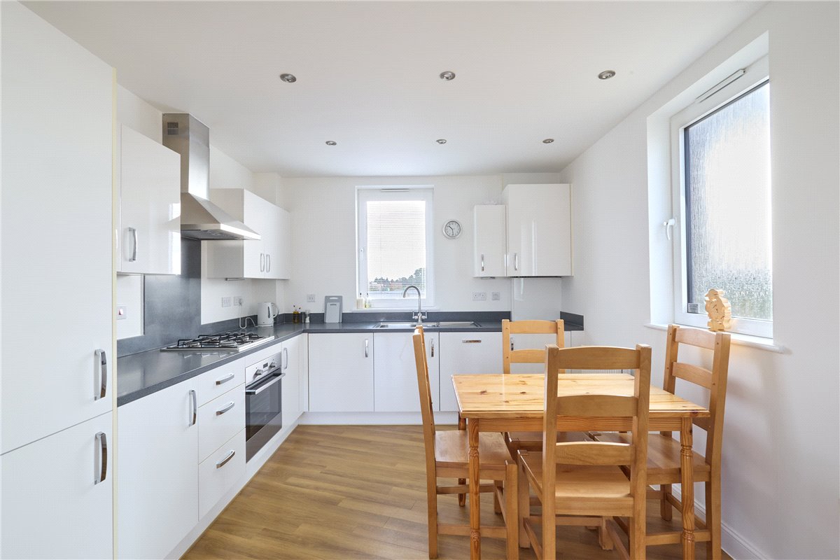 2 bedroom flat, Osprey Drive, Trumpington CB2 - Available