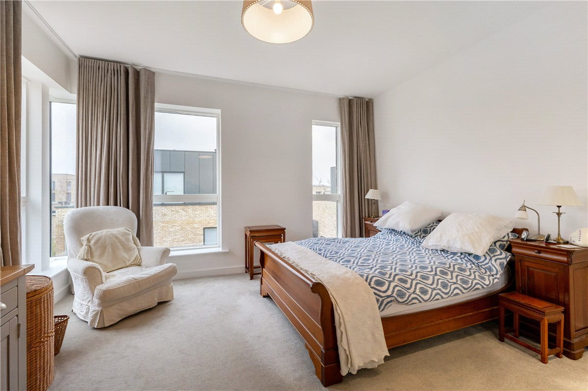 4 bedroom house, Windmill Drive, Trumpington CB2 - Available