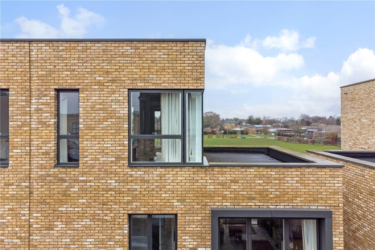 4 bedroom house, Windmill Drive, Trumpington CB2 - Available