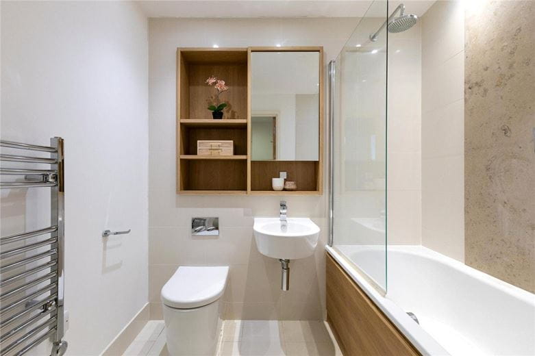 2 bedroom flat, Keynes House, Kingsley Walk CB5 - Available