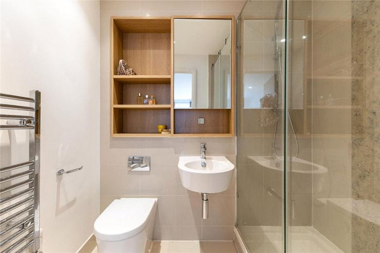 2 bedroom flat, Keynes House, Kingsley Walk CB5 - Available