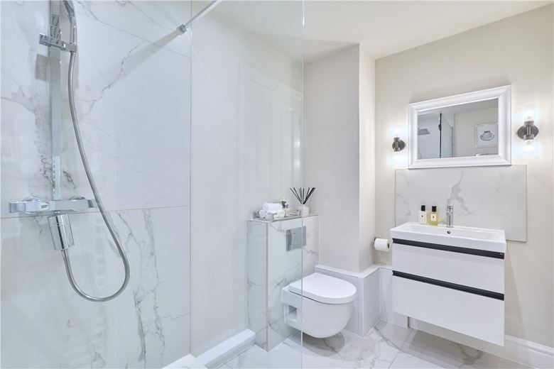 3 bedroom house, Clare Street, Cambridge CB4 - Available