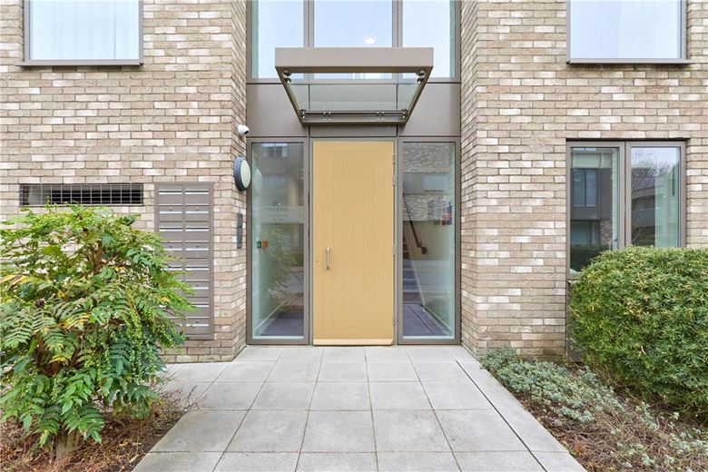 2 bedroom flat, Knightly Avenue, Cambridge CB2 - Available