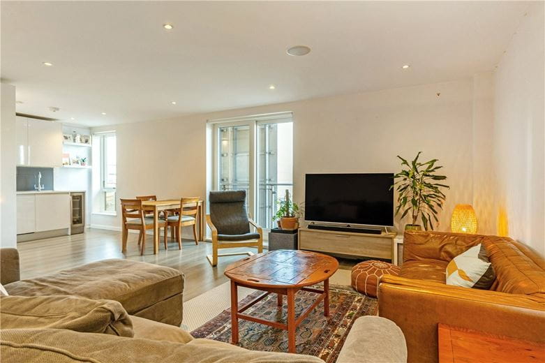 2 bedroom flat, Hills Road, Cambridge CB2 - Available