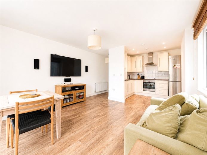 2 bedroom flat, Mill Park, Cambridge CB1 - Available