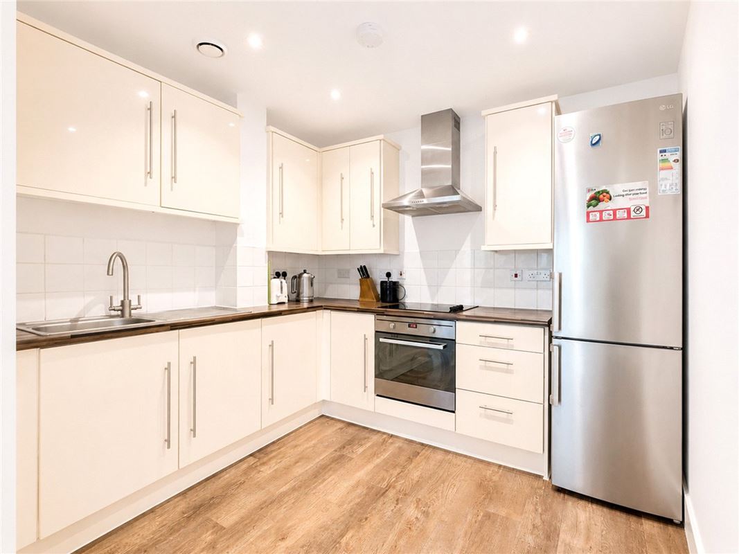 2 bedroom flat, Mill Park, Cambridge CB1 - Available
