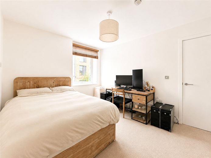 2 bedroom flat, Mill Park, Cambridge CB1 - Available