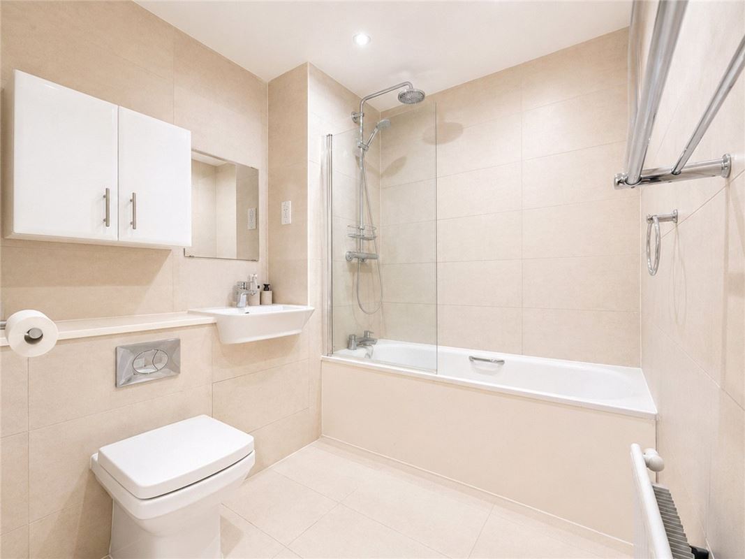 2 bedroom flat, Mill Park, Cambridge CB1 - Available