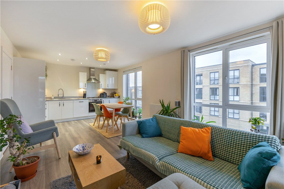 2 bedroom flat, Osprey Drive, Trumpington CB2 - Available