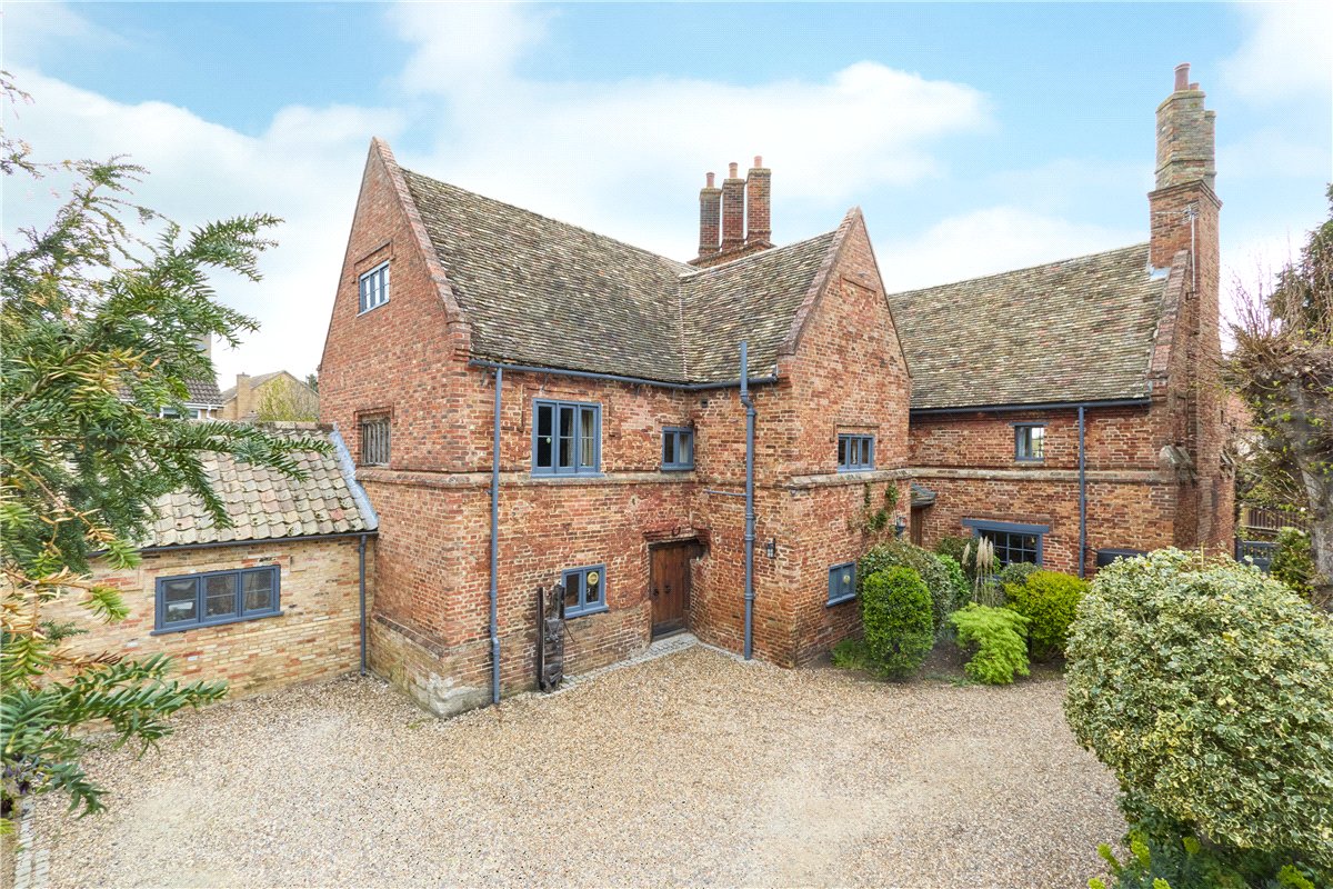5 bedroom house, Station Road, Histon CB24 - Available