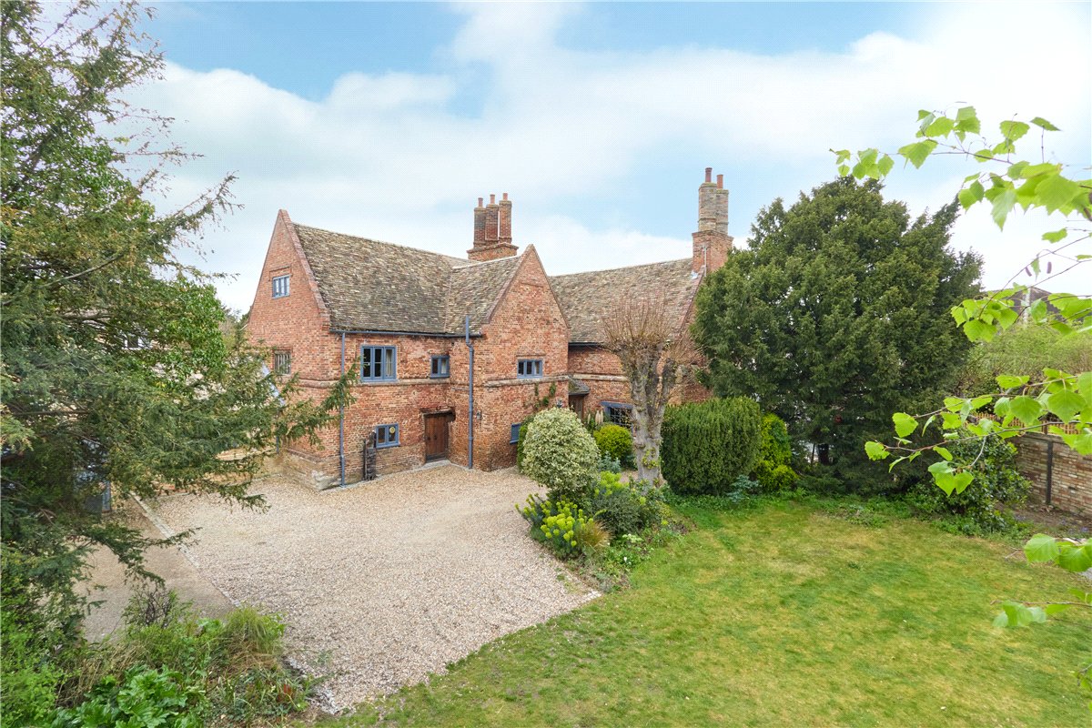 5 bedroom house, Station Road, Histon CB24 - Available