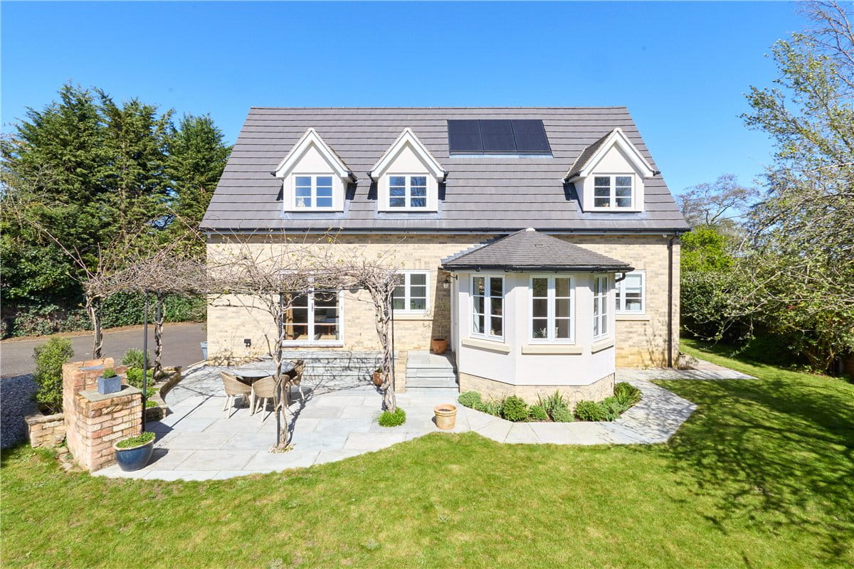 4 bedroom house, Cambridge Road, Oakington CB24 - Available