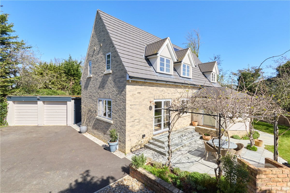 4 bedroom house, Cambridge Road, Oakington CB24 - Available