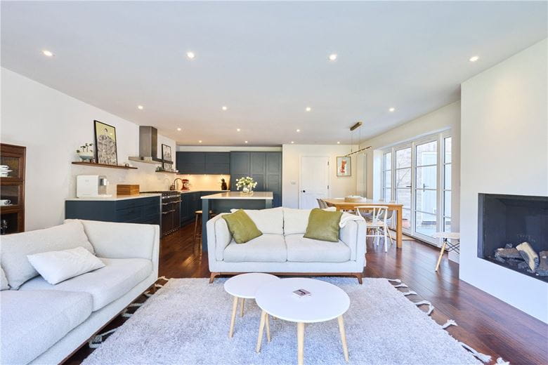 4 bedroom house, Cambridge Road, Oakington CB24 - Available