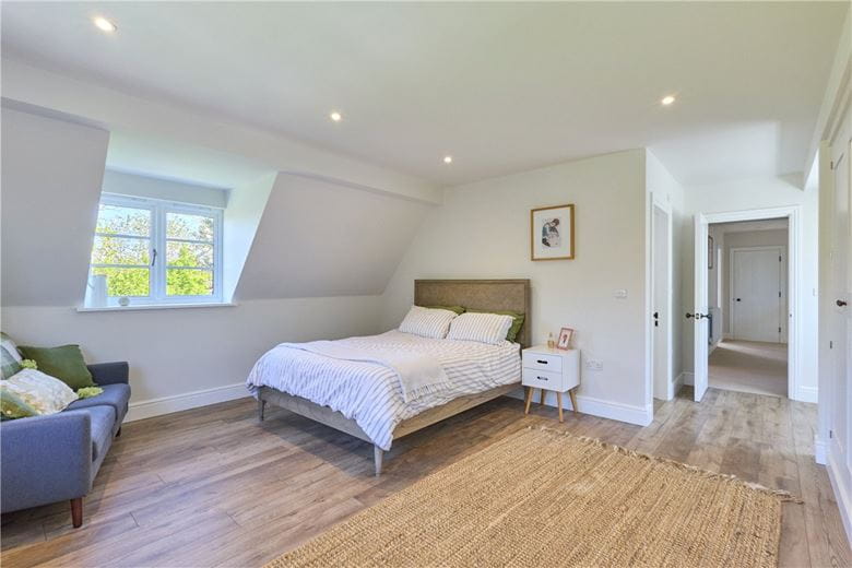 4 bedroom house, Cambridge Road, Oakington CB24 - Available