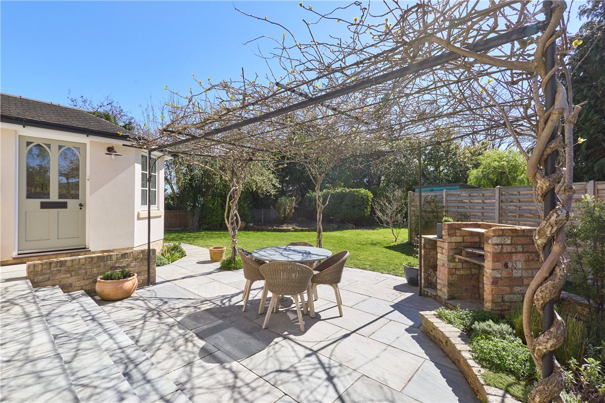 4 bedroom house, Cambridge Road, Oakington CB24 - Available