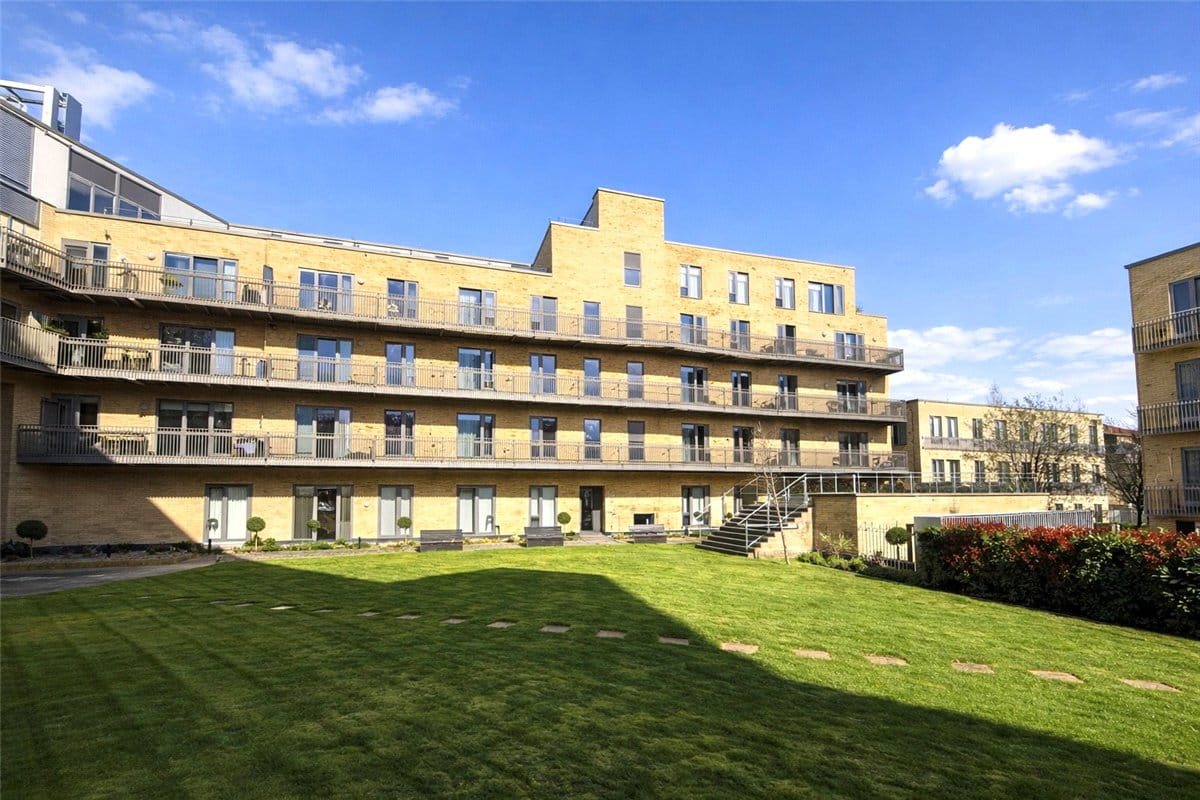2 bedroom flat, Hills Road, Cambridge CB2 - Available