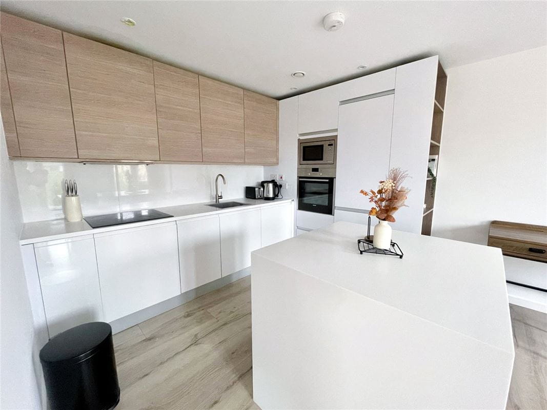 2 bedroom flat, Hills Road, Cambridge CB2 - Available