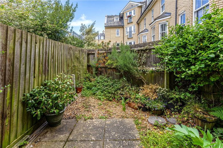 4 bedroom house, St. Matthews Gardens, Cambridge CB1 - Available