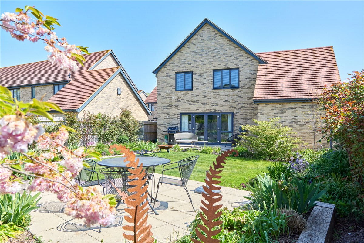 3 bedroom house, Larkfield, Great Abington CB21 - Available