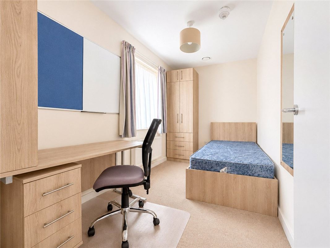 3 bedroom house, Royal Way, Trumpington CB2 - Available